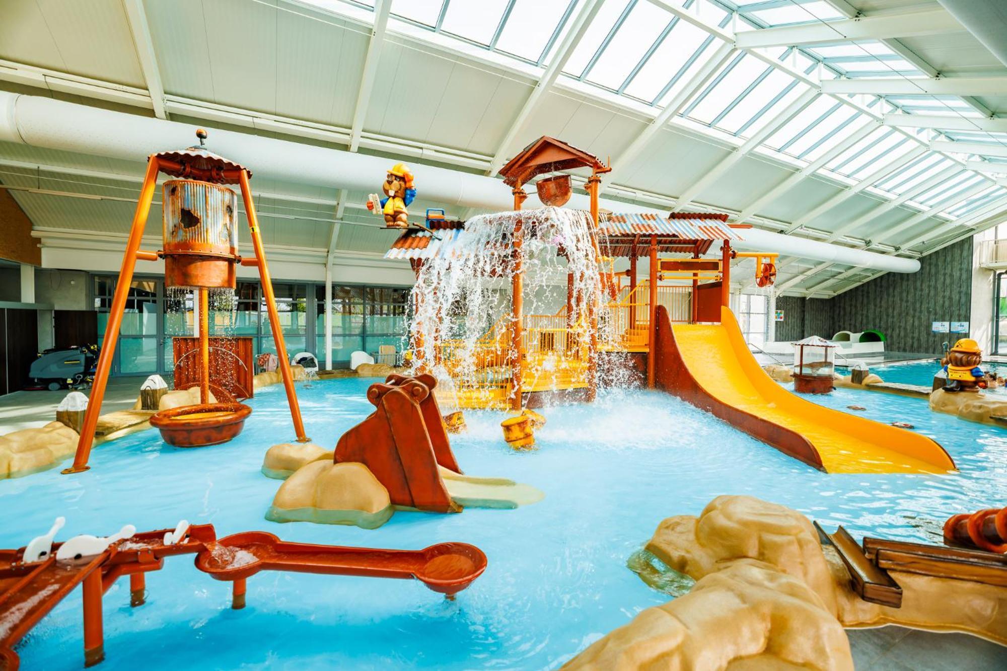 Vakantiepark Eiland Van Маурік Екстер'єр фото